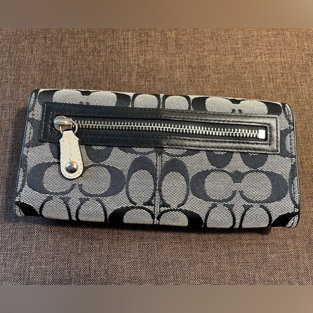 Coach Wallet - Picture 6 of 11